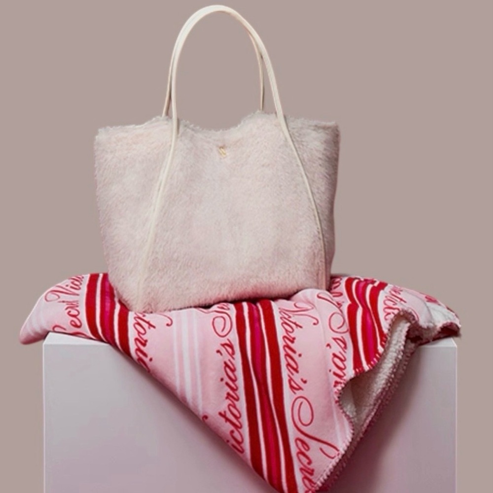 Victoria's Secret Pink Fur Tote Bag & Sherpa throw blanket 2026 winter